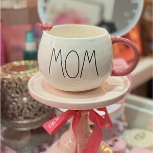 NEW RAE DUNN “MOM” MUG